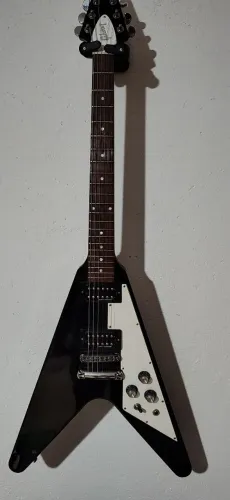 Gibson flyng v 