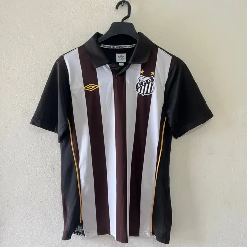 Camisa do santos - utilizada nas bases - 2010 - umbro - tamanho m - meninos da vila