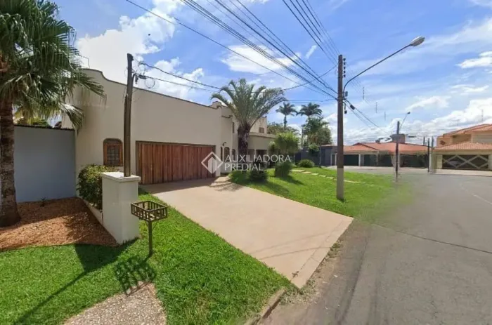 CASA DE ALTO PADRÃO - PIRASSUNUNGA - SÃO PAULO