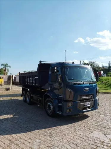 Ford Cargo 2429 6x4 - 2013 Caçamba