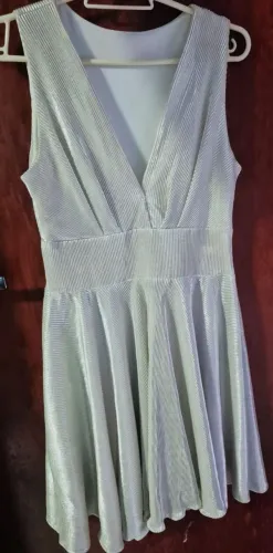 Vestido de Festa Curto Plissado Metalizado- Tamanho M (Usado 1 Vez) 