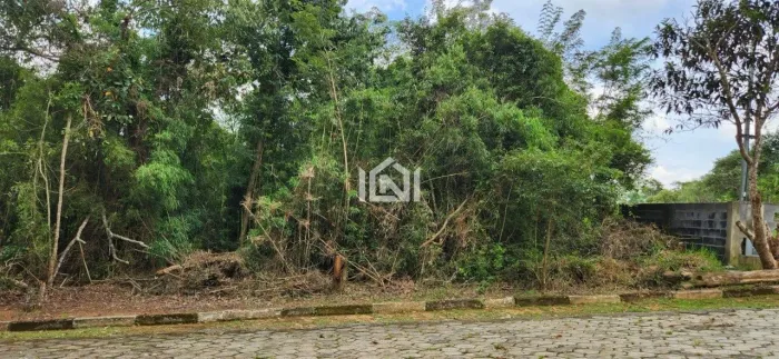 Terreno á venda no condominio Jardim San Ressore- Cotia