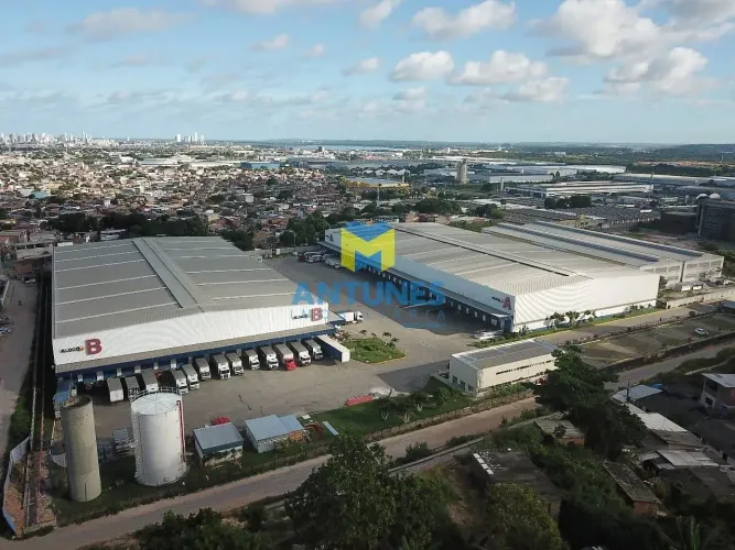 Alugue galpão com docas em condomínio, com 1.388m² bairro de Prazeres. BR-101