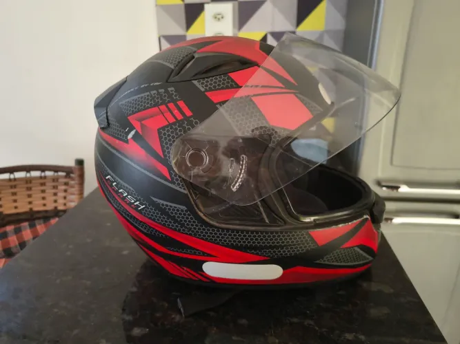 Capacete