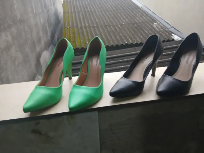 Sapato scarpin bico fino numero 35(2)