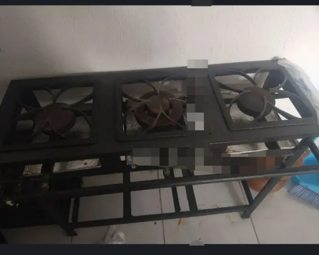Fogão três bocas..