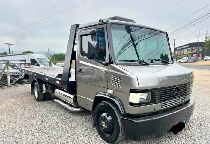 710 plus 2011 Plataforma guincho