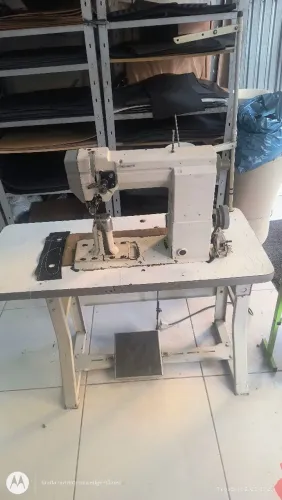 Máquina de costura industrial coluna transporte triplo 