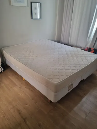 Cama queen