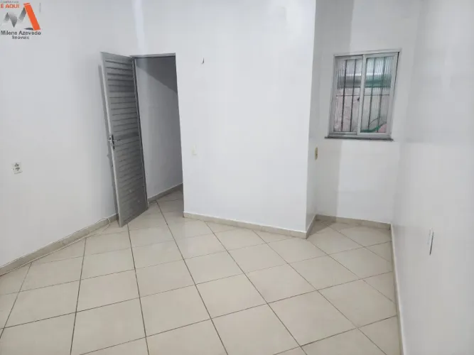 CASA ESTILO APARTAMENTO (ALTOS) NA RUA 28 DE SETEMBRO! ÁREA PRIVATIVA DE 60M².