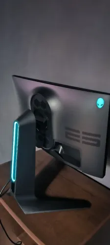 Monitor gamer Alienware 240hz 25 