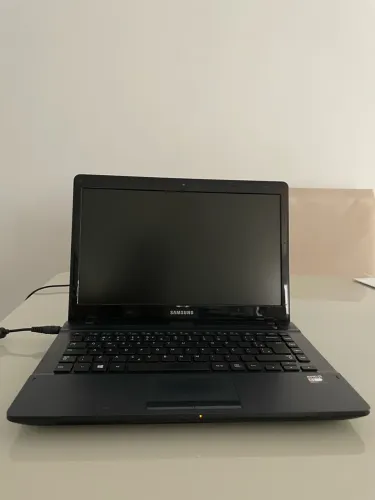 Notebook Samsung AMD E1, 6GB RAM, HD 500GB e Windows 10