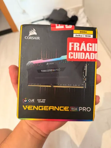 MEMÓRIA RAM CORSAIR RGB 16GB (2x8) DDR4 VENGEANCE PRO NOVO