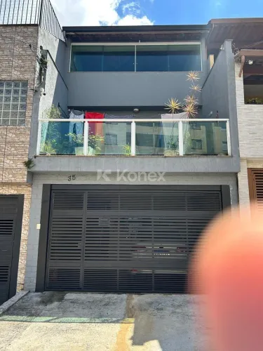 ? SOBRADO À VENDA NO JARAGUÁ!