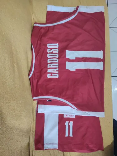 Uniforme completo de basquete