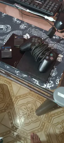 Vendo Ps2 + 1 controle + cabo de imagem+ 1 jogo e 2 memory cards