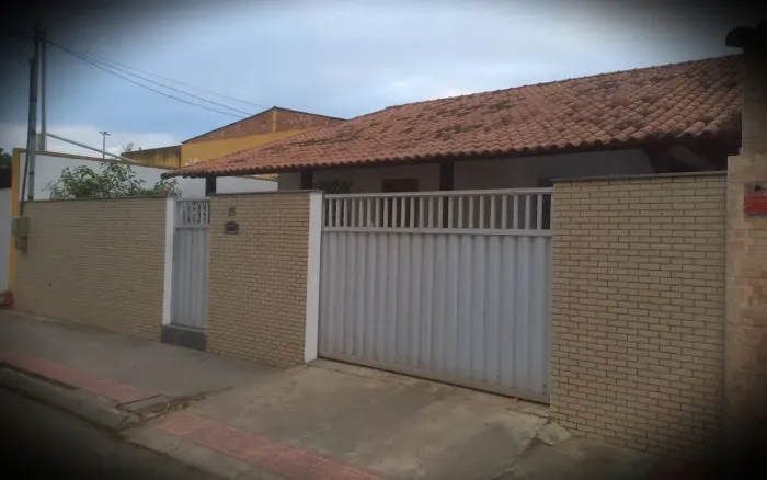 ARAÇÁS RUA VARSÓVIA N. 35 CASA 03 QUARTOS, VARANDA COLONIAL DE APROX 80m2, SALA, COZINHA C