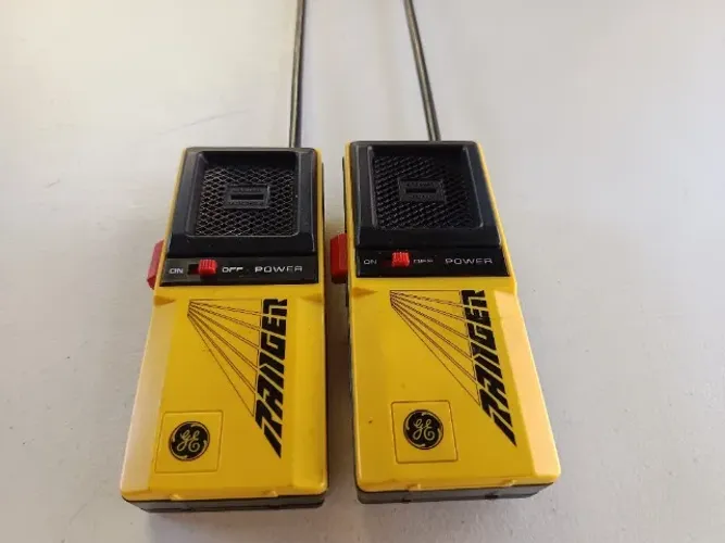 Par Walkie Talkie GE Ranger Antigo No Estado P/ Coleção