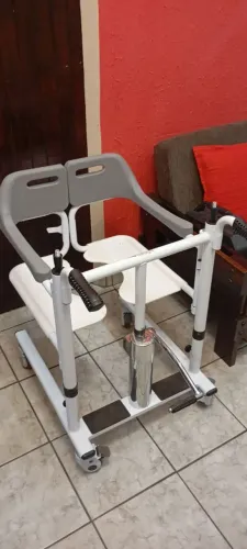 Cadeira Higienica Hidrolight Sc700 com Rodas 135kg