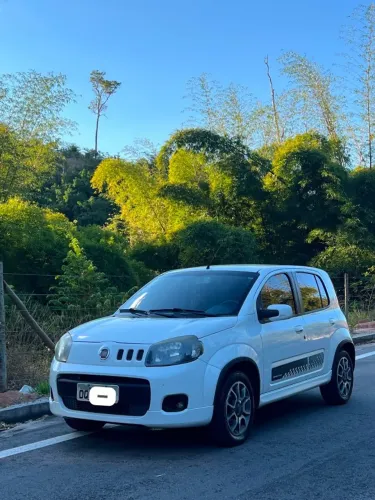 Fiat Uno Sporting 1.4 EVO Fire Flex 8V 4P 2014