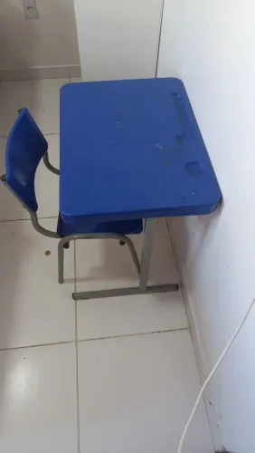 Mesa e cadeira de estudos