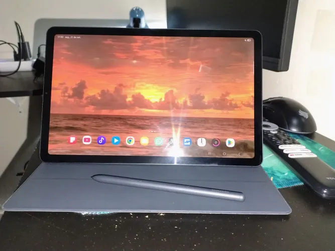 Vendo Samsung s6 lite 2024 4gb ram com 192Gb de armazenamento em ótimo estado.
