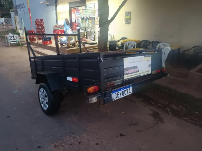 Carretinha reboque Roubada se alguém ver por favor nos comunique