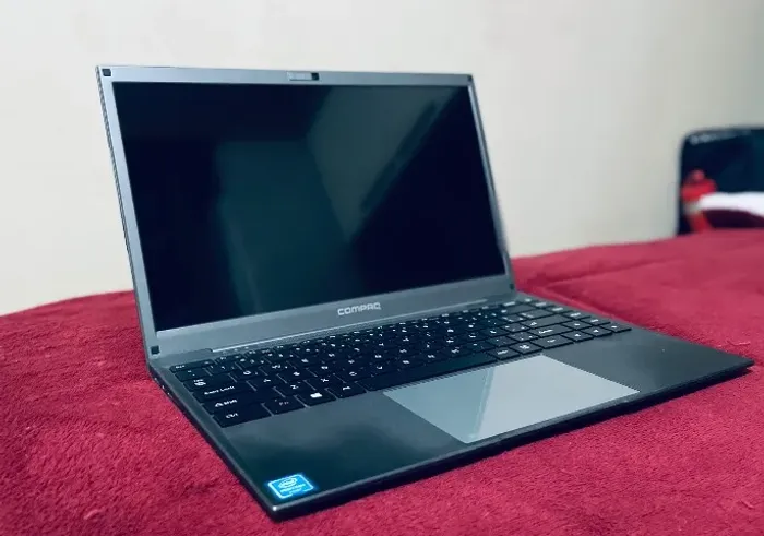 Notebook Compaq Presario 427 Intel Pentium N3700 - 4GB 240GB SSD 14,1? Linux