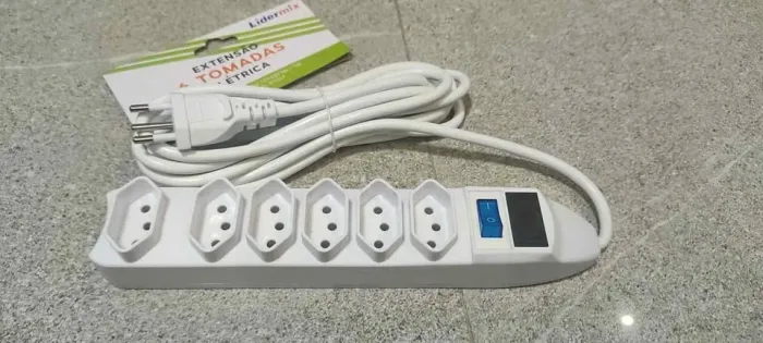Extensão 6 tomadas com fusível 3 metros