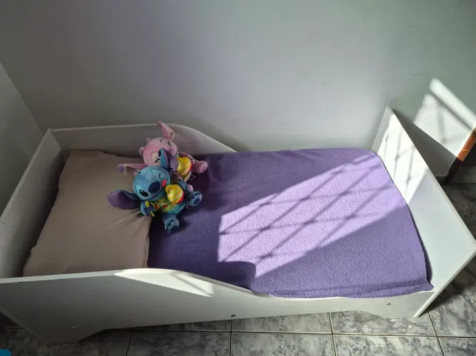 Cama infantil branca usada