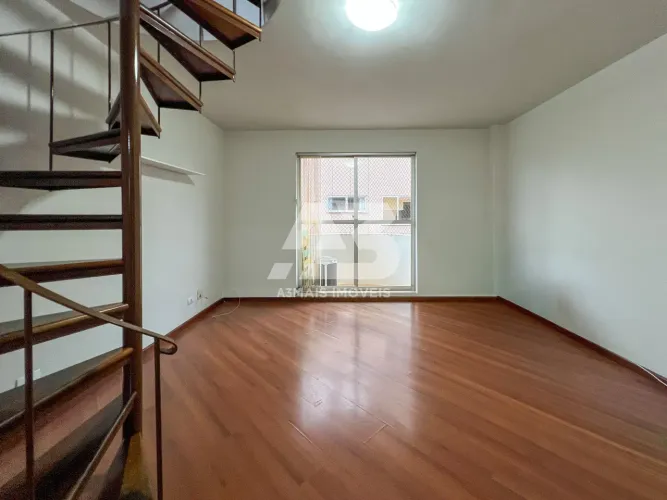 Apartamento de 139 m² com 2 quartos para alugar no Bacacheri
