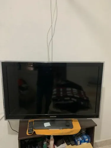 TV Samsung LN40D550 - 40" Full HD - Com listra na tela - Funcionando