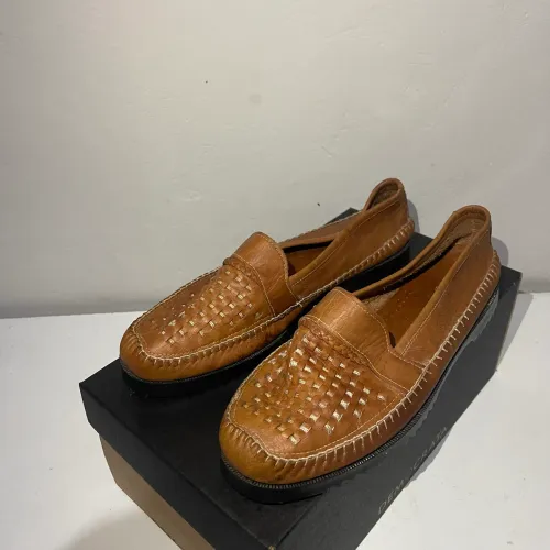 Sapato de couro 42/43 tamanho