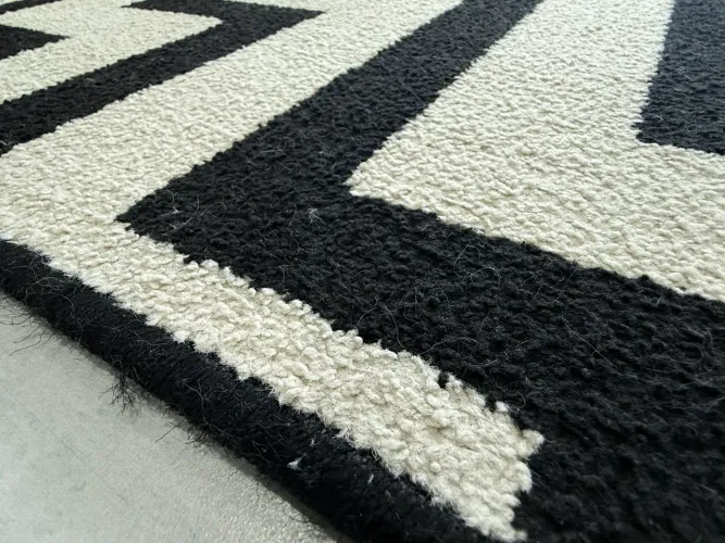 Tapete zig-zag preto e branco 2,5x3m - São Carlos