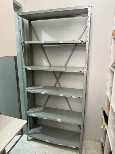 Estante em aço 