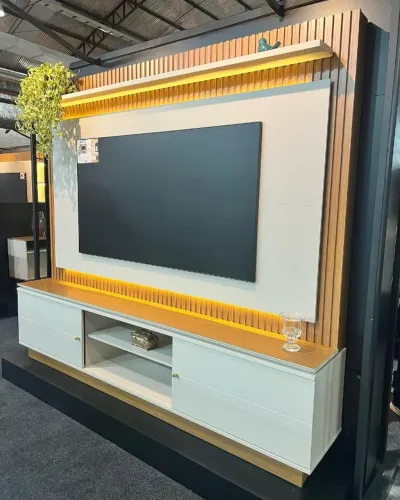 Estante Home De Tv Até 75 Pol. Com Led 2 Portas - Condição Especial