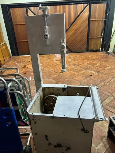 Serra fita para açougue