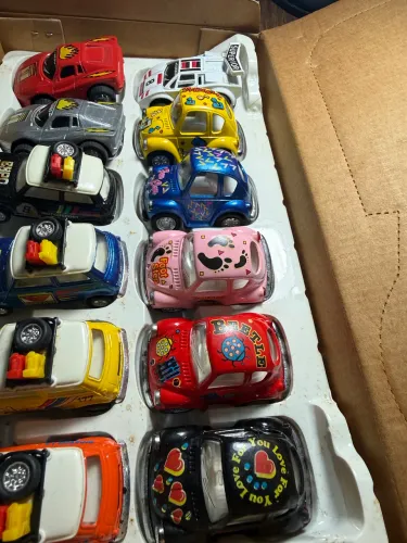 Caixa fechada miniaturas carros anos 90