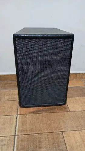 Caixa de som altura 48 x 31 x 31 cm