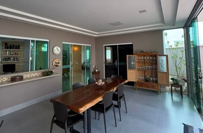 Casa à venda no Condomínio Jardins Roma em Uberlândia