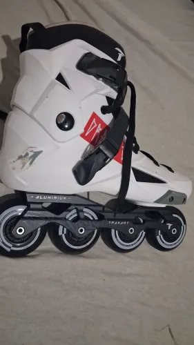 Patins traxart revolt 