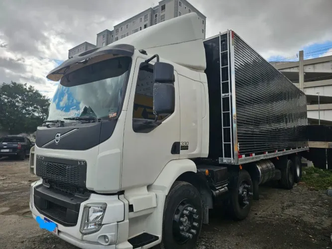 REFRIGERADO Volvo 2015 VM 330 gancheira bitruk