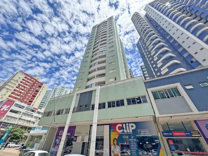 Apartamento Novo centro - Semi mobiliado - 2 vagas de garagem