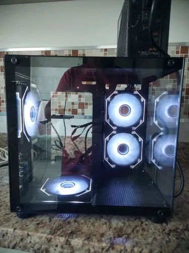 Gabinete Aquario Mini ITX Hayon com 4 fans RGB.