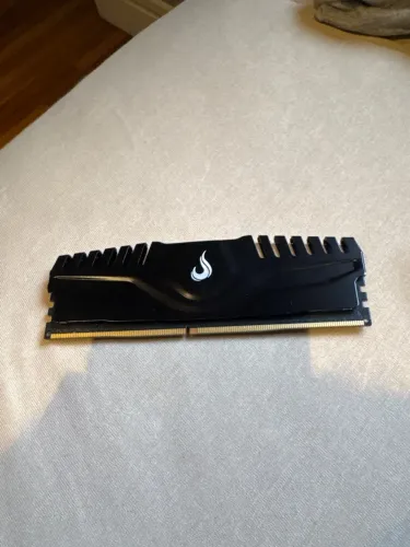 Mémoria RAM Rise Mode Z, 8 GB, 3200MHz, DDR4, CL19, Preto - RM-D4-8G-3200Z