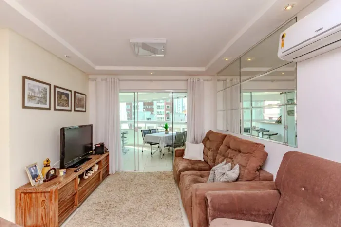 Apartamento com 3 dormitórios à venda em Balneário Camboriú
