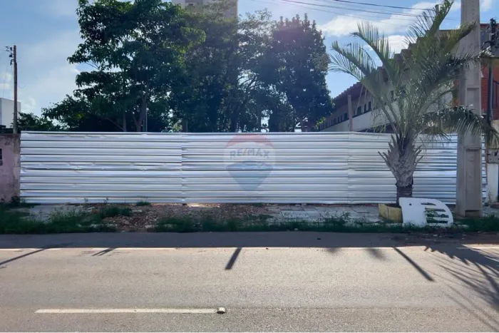 Terreno à Venda na Rua José Bonifácio, Bairro Olaria - 750M²