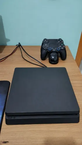 PS4 SLIM 1 TB