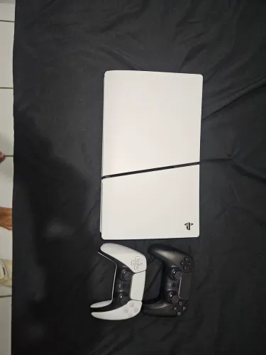Vendo PS5 MIDIA DIGITAL COM 2 CONTROLES LEIA A DESCRIÇÃO (NEGOCIO O PREÇO)