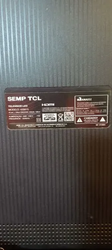 Tv de 43 com defeito